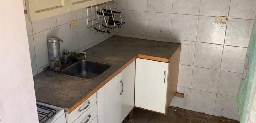 Galpón industrial ubicado a metros del foco comercial de Pablo Podestá, con buenos accesos y optimo estado.