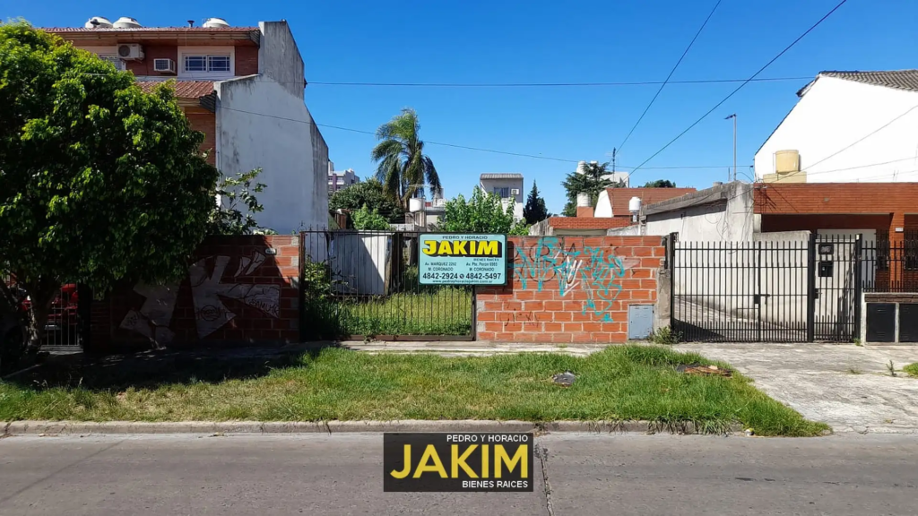 Lote baldío en pleno barrio San José, de Martin Coronado. Ideal para cualquier tipo de desarrollo.