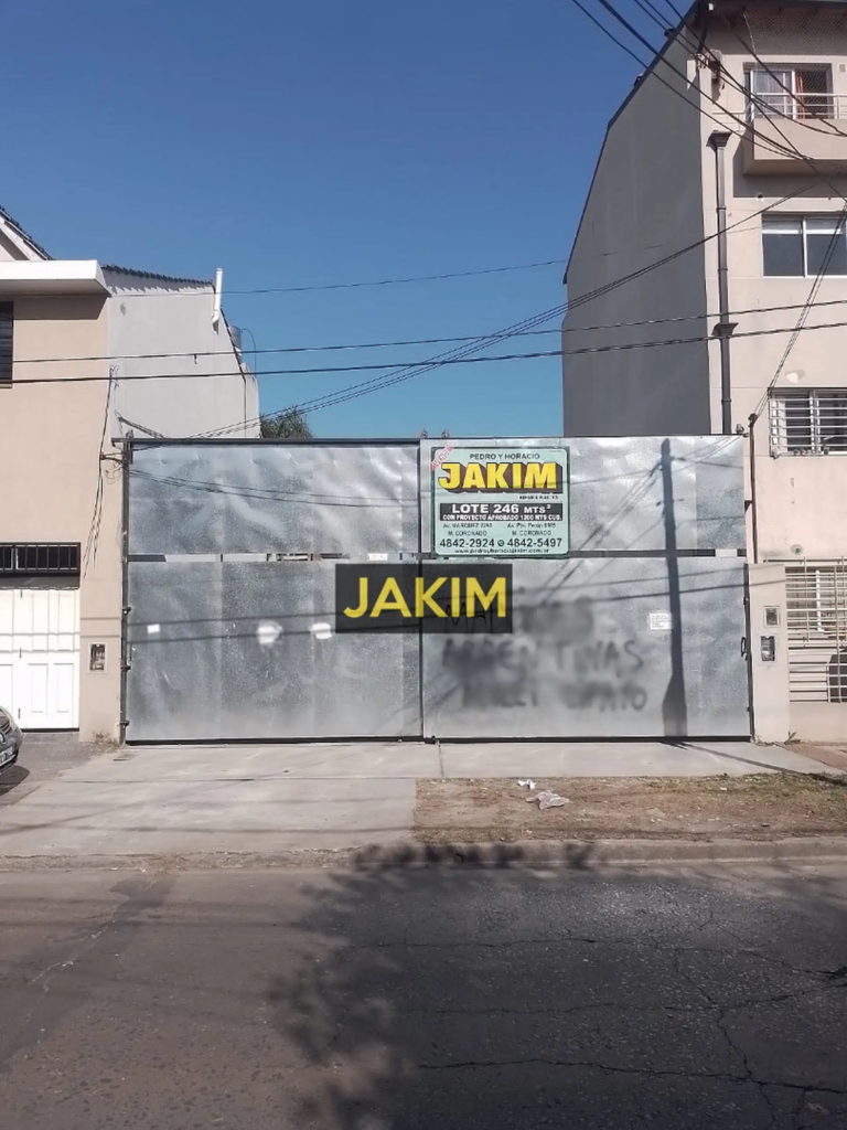 Lote con planos aprobados para proyecto de 1126m² (16 unidades con 5 cocheras)