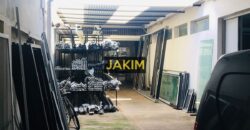 Galpón industrial de 615m2 ubicado a metros de la Av. Pérez Galdós.
