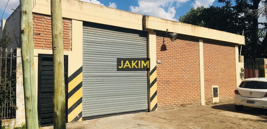 Galpón industrial de 615m2 ubicado a metros de la Av. Pérez Galdós.