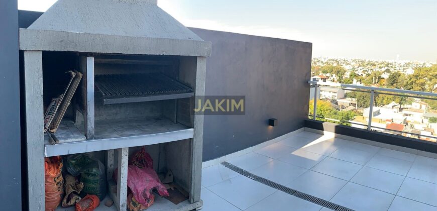 Departamento monoambiente a estrenar, apto profesional, ubicado a metros de la estación martin coronado ffuu con cochera techada y servicios adicionales.