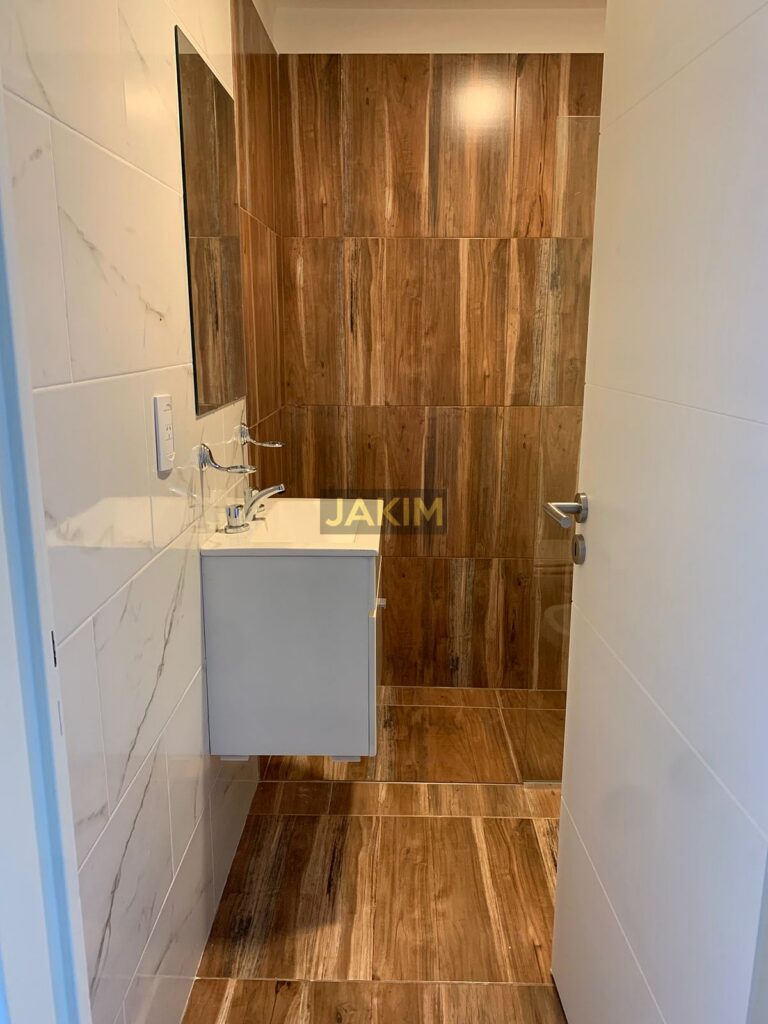 Departamento monoambiente a estrenar, apto profesional, ubicado a metros de la estación martin coronado ffuu con cochera techada y servicios adicionales.
