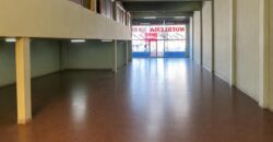 Local de gran superficie sobre av. pte. perón, a metros de av. márquez.