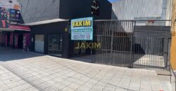 Galpón sobre avenida márquez de estructura solida con fuerza motriz.